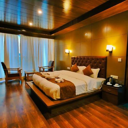 Vista Resort, Manali - ! Near Mall Road !! Hot & Cold Ac Rooms !! Best Selling !! Big Parking !! Luxury Collection !! Open Terrace !! Lift !! Playing Zone !! Property Of The Year ! Extérieur photo