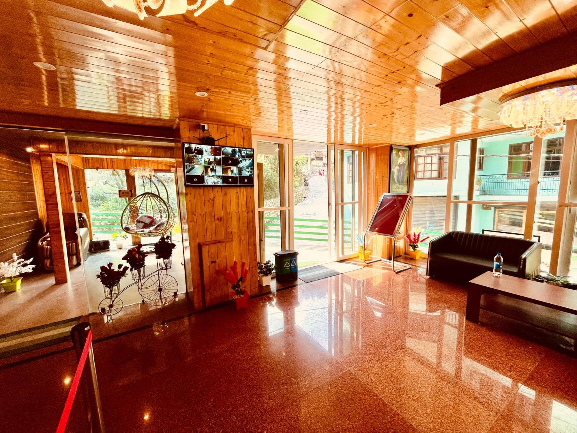 Vista Resort, Manali - ! Near Mall Road !! Hot & Cold Ac Rooms !! Best Selling !! Big Parking !! Luxury Collection !! Open Terrace !! Lift !! Playing Zone !! Property Of The Year ! Extérieur photo