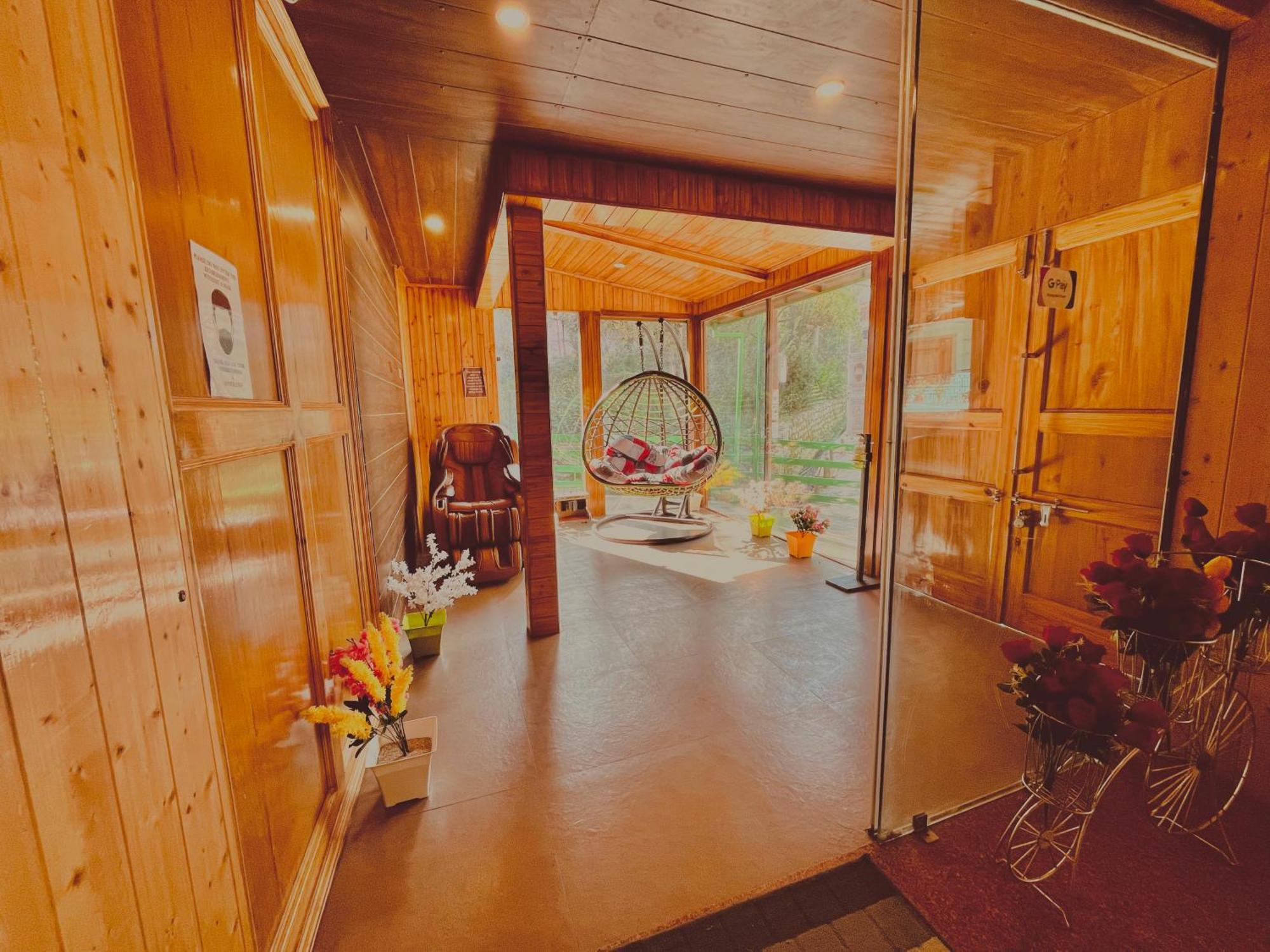 Vista Resort, Manali - ! Near Mall Road !! Hot & Cold Ac Rooms !! Best Selling !! Big Parking !! Luxury Collection !! Open Terrace !! Lift !! Playing Zone !! Property Of The Year ! Extérieur photo