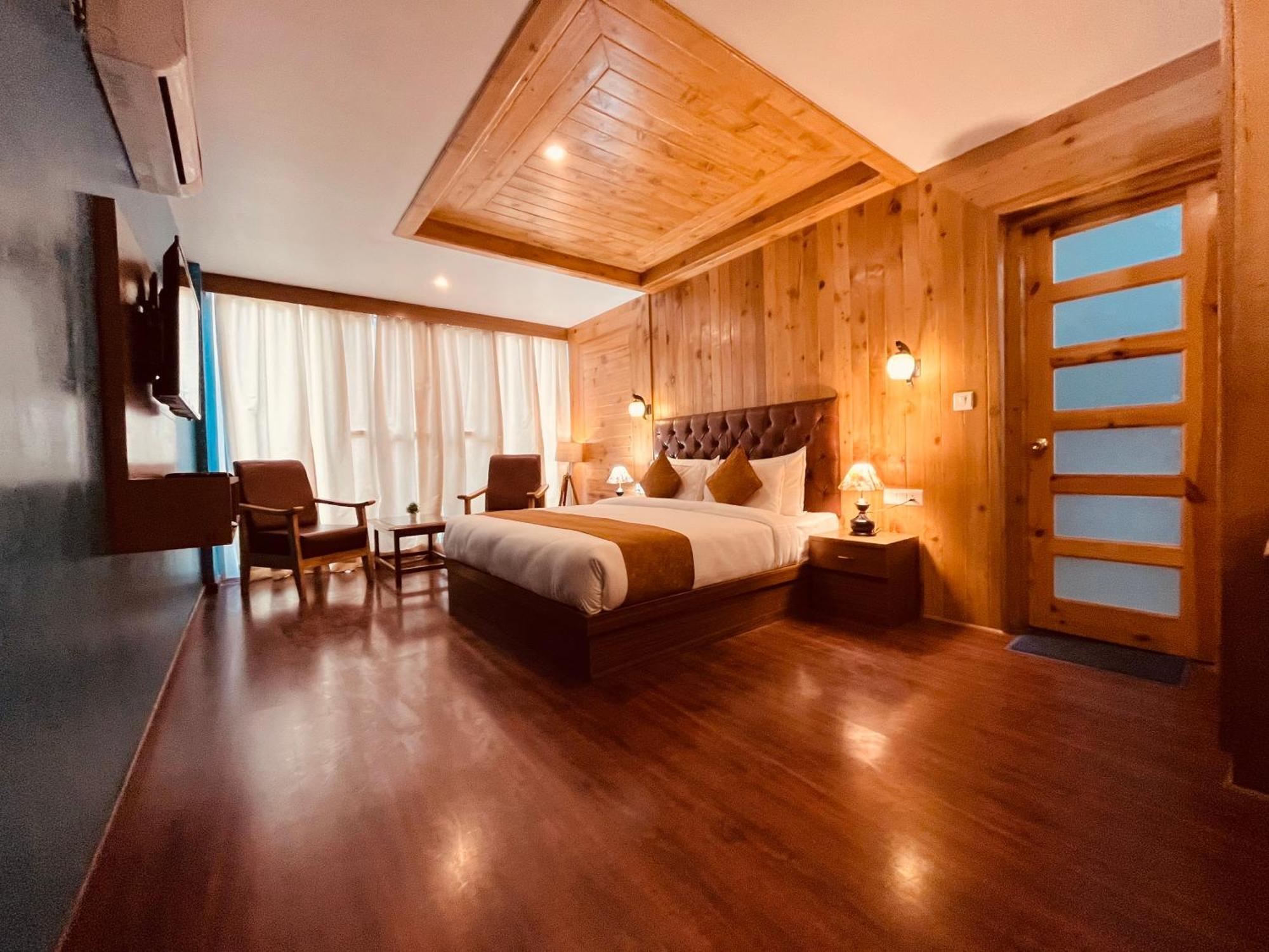 Vista Resort, Manali - ! Near Mall Road !! Hot & Cold Ac Rooms !! Best Selling !! Big Parking !! Luxury Collection !! Open Terrace !! Lift !! Playing Zone !! Property Of The Year ! Extérieur photo