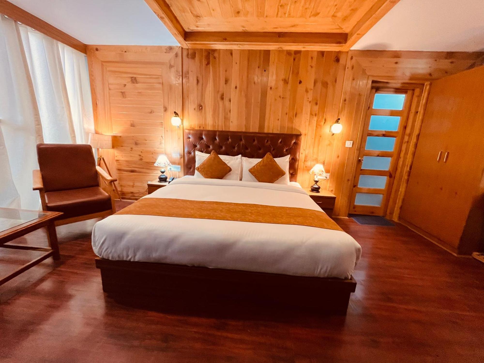 Vista Resort, Manali - ! Near Mall Road !! Hot & Cold Ac Rooms !! Best Selling !! Big Parking !! Luxury Collection !! Open Terrace !! Lift !! Playing Zone !! Property Of The Year ! Extérieur photo