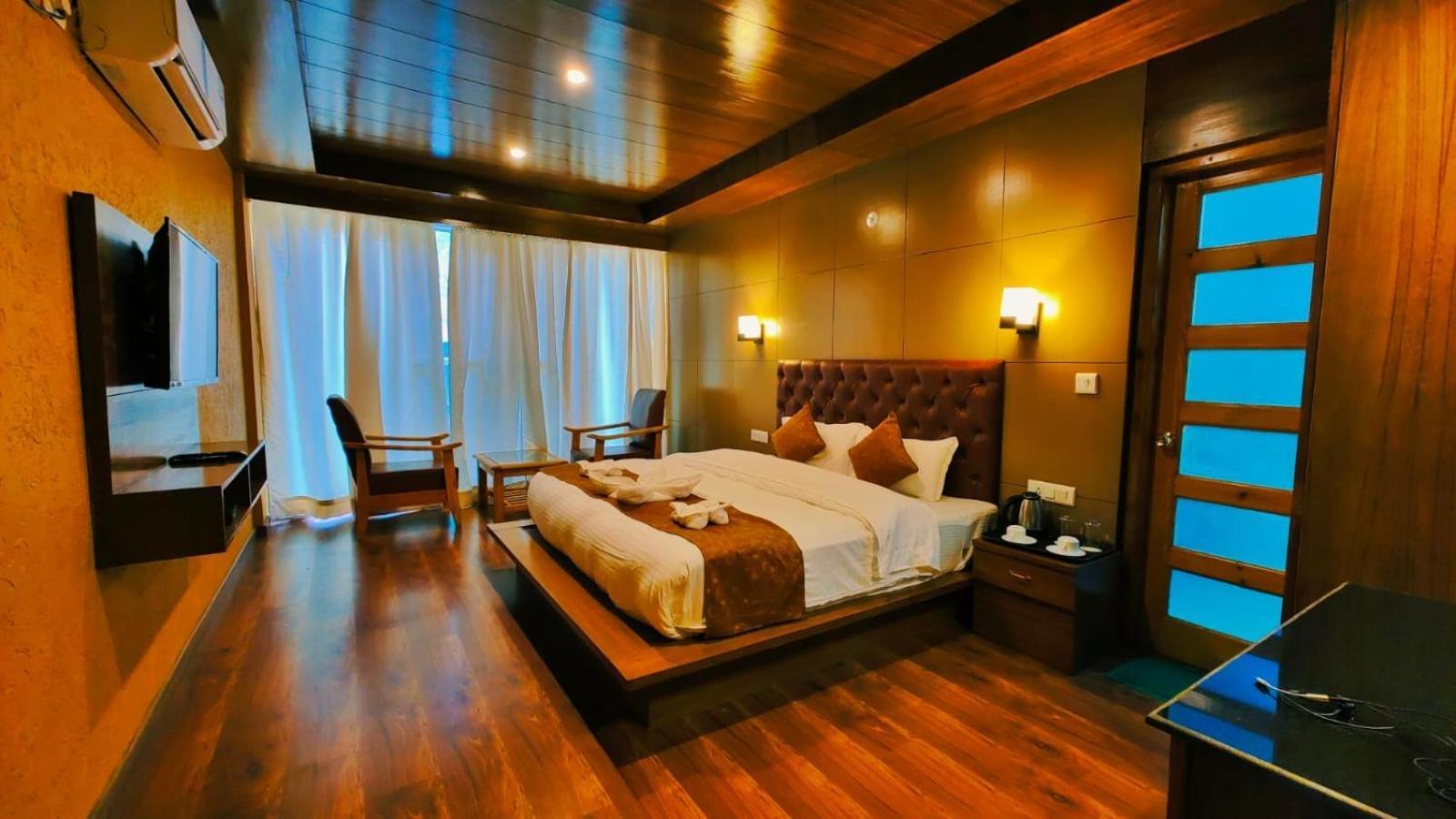 Vista Resort, Manali - ! Near Mall Road !! Hot & Cold Ac Rooms !! Best Selling !! Big Parking !! Luxury Collection !! Open Terrace !! Lift !! Playing Zone !! Property Of The Year ! Extérieur photo