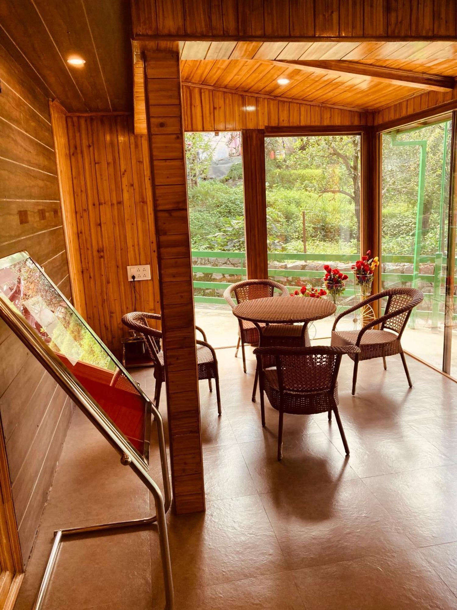 Vista Resort, Manali - ! Near Mall Road !! Hot & Cold Ac Rooms !! Best Selling !! Big Parking !! Luxury Collection !! Open Terrace !! Lift !! Playing Zone !! Property Of The Year ! Extérieur photo