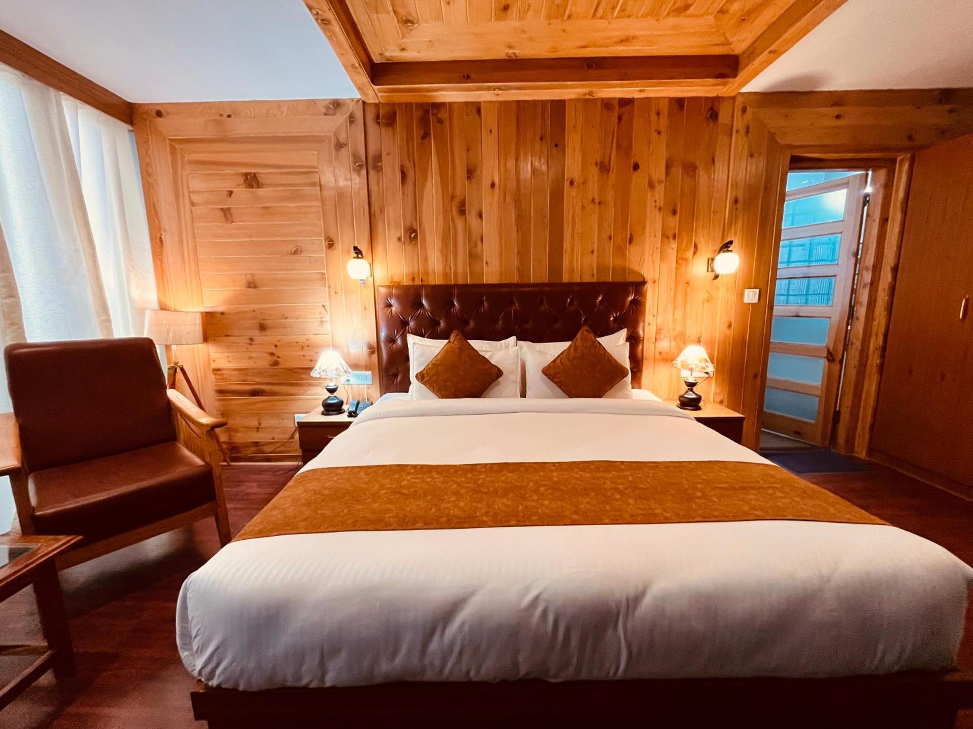Vista Resort, Manali - ! Near Mall Road !! Hot & Cold Ac Rooms !! Best Selling !! Big Parking !! Luxury Collection !! Open Terrace !! Lift !! Playing Zone !! Property Of The Year ! Extérieur photo