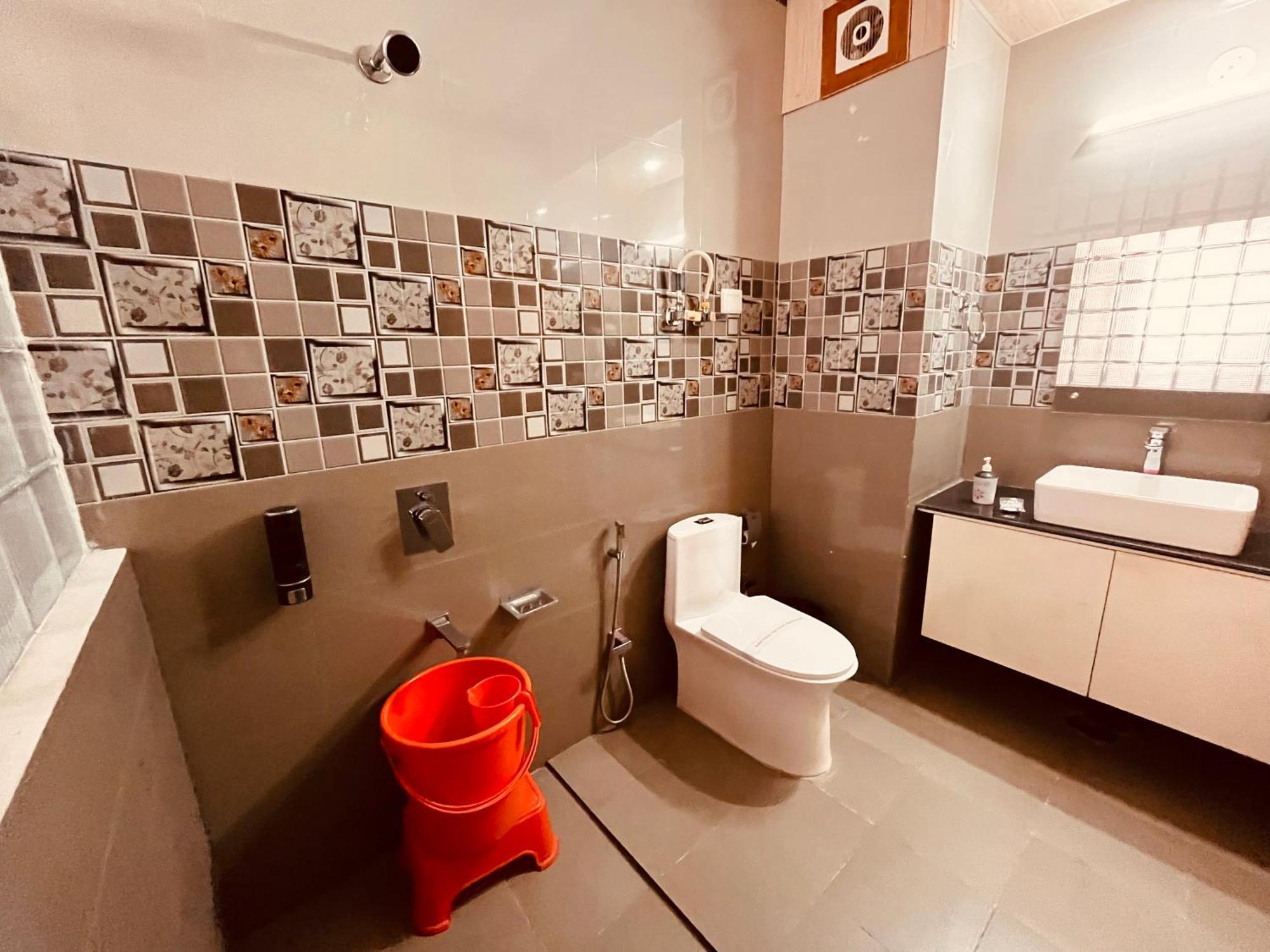 Vista Resort, Manali - ! Near Mall Road !! Hot & Cold Ac Rooms !! Best Selling !! Big Parking !! Luxury Collection !! Open Terrace !! Lift !! Playing Zone !! Property Of The Year ! Extérieur photo