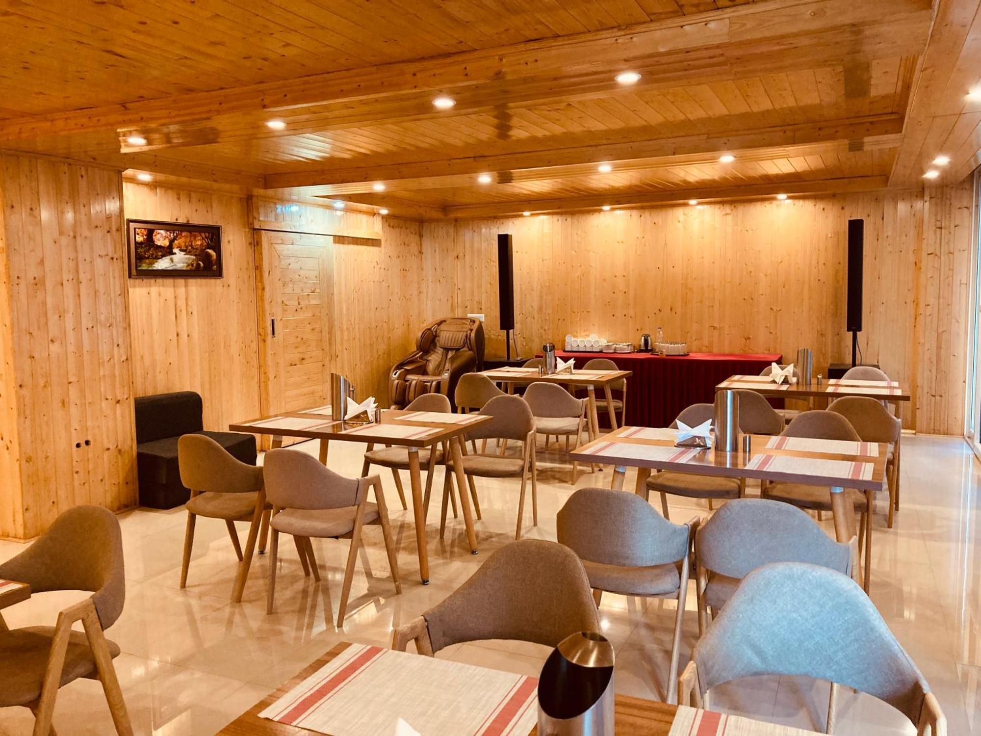 Vista Resort, Manali - ! Near Mall Road !! Hot & Cold Ac Rooms !! Best Selling !! Big Parking !! Luxury Collection !! Open Terrace !! Lift !! Playing Zone !! Property Of The Year ! Extérieur photo