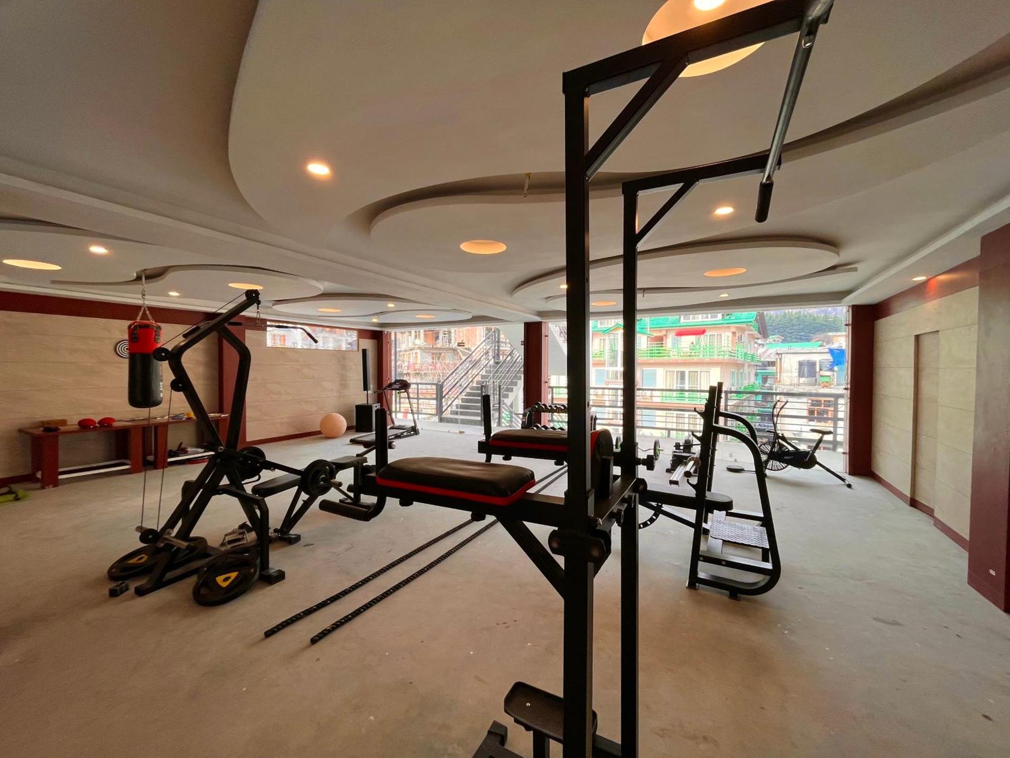 Vista Resort, Manali - ! Near Mall Road !! Hot & Cold Ac Rooms !! Best Selling !! Big Parking !! Luxury Collection !! Open Terrace !! Lift !! Playing Zone !! Property Of The Year ! Extérieur photo