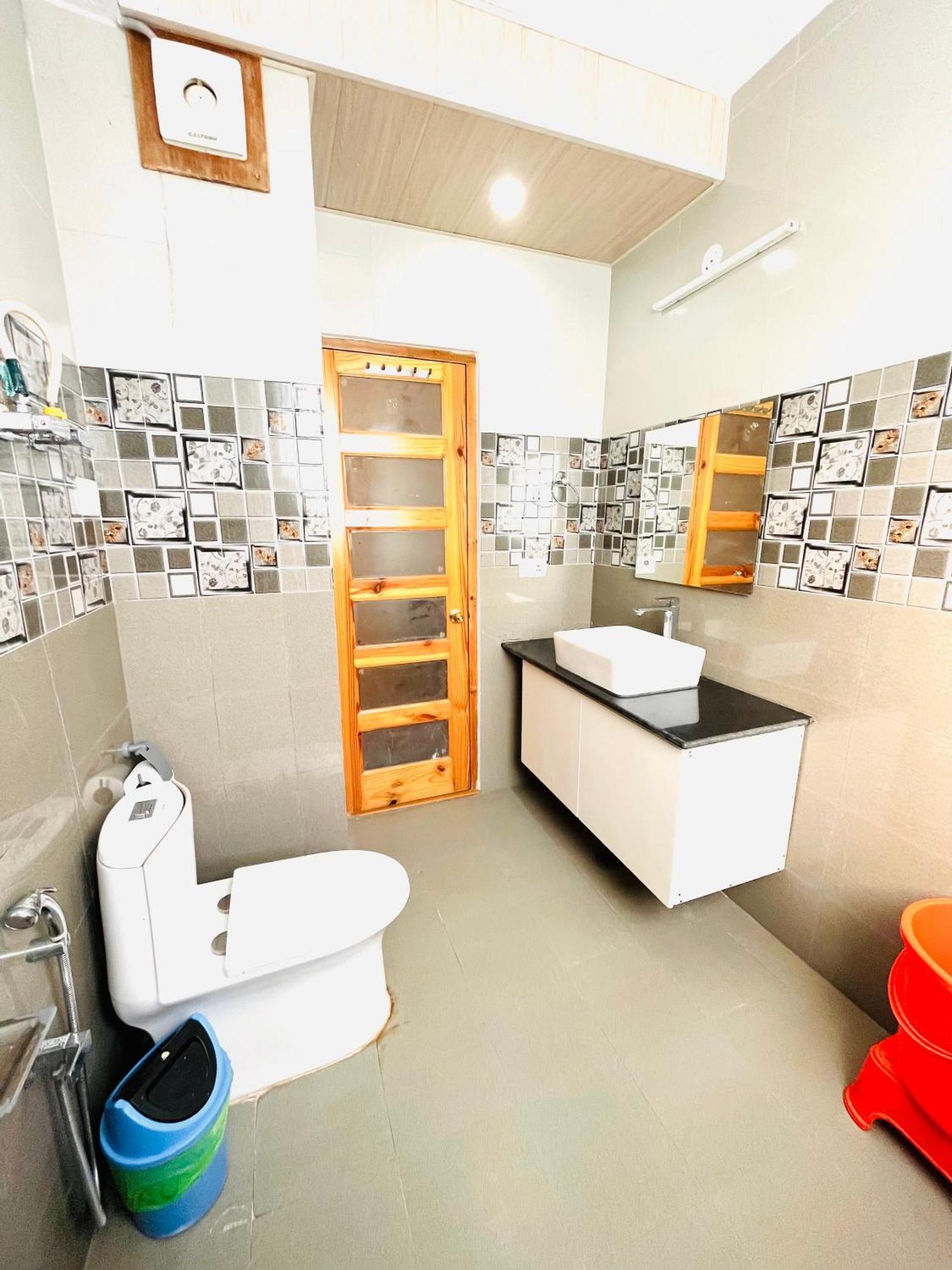 Vista Resort, Manali - ! Near Mall Road !! Hot & Cold Ac Rooms !! Best Selling !! Big Parking !! Luxury Collection !! Open Terrace !! Lift !! Playing Zone !! Property Of The Year ! Extérieur photo