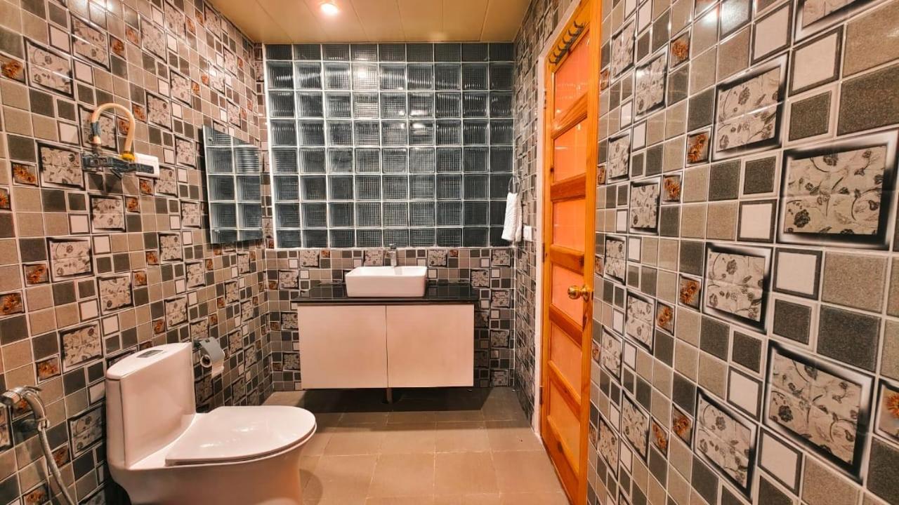 Vista Resort, Manali - ! Near Mall Road !! Hot & Cold Ac Rooms !! Best Selling !! Big Parking !! Luxury Collection !! Open Terrace !! Lift !! Playing Zone !! Property Of The Year ! Extérieur photo