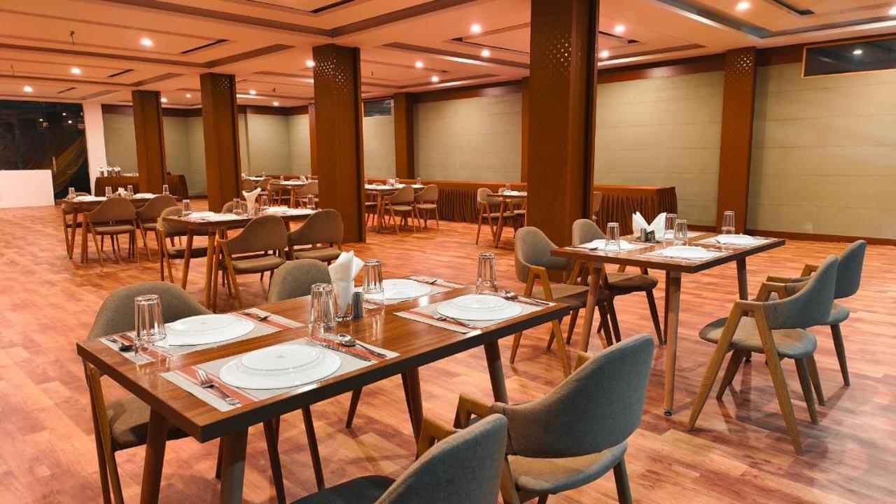 Vista Resort, Manali - ! Near Mall Road !! Hot & Cold Ac Rooms !! Best Selling !! Big Parking !! Luxury Collection !! Open Terrace !! Lift !! Playing Zone !! Property Of The Year ! Extérieur photo