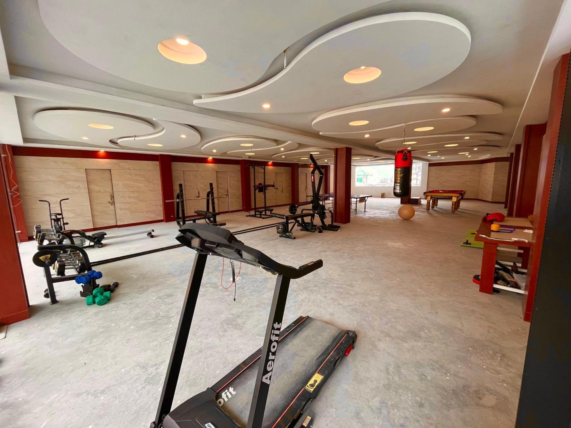 Vista Resort, Manali - ! Near Mall Road !! Hot & Cold Ac Rooms !! Best Selling !! Big Parking !! Luxury Collection !! Open Terrace !! Lift !! Playing Zone !! Property Of The Year ! Extérieur photo