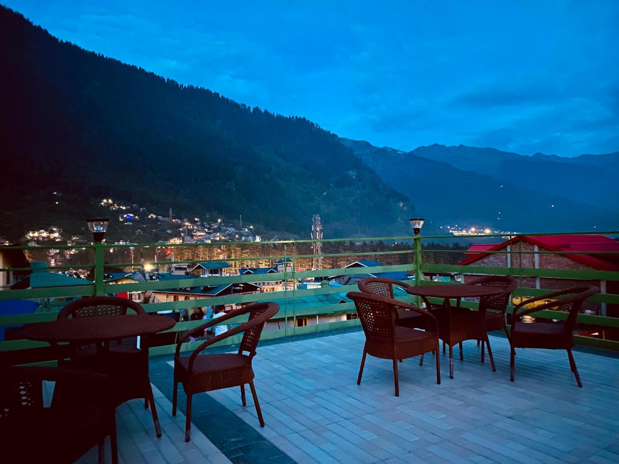 Vista Resort, Manali - ! Near Mall Road !! Hot & Cold Ac Rooms !! Best Selling !! Big Parking !! Luxury Collection !! Open Terrace !! Lift !! Playing Zone !! Property Of The Year ! Extérieur photo