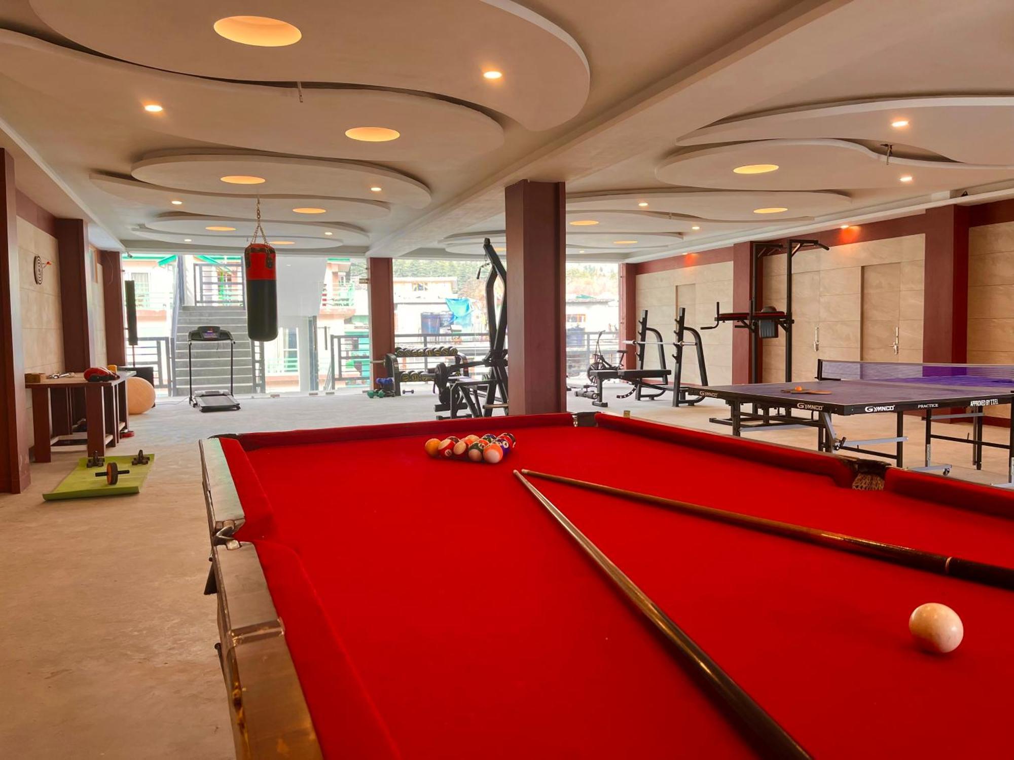 Vista Resort, Manali - ! Near Mall Road !! Hot & Cold Ac Rooms !! Best Selling !! Big Parking !! Luxury Collection !! Open Terrace !! Lift !! Playing Zone !! Property Of The Year ! Extérieur photo