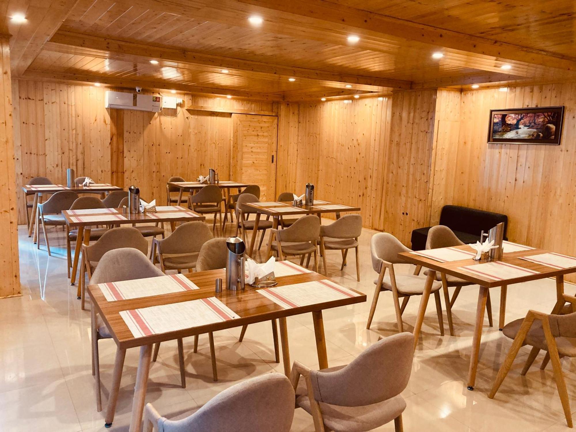 Vista Resort, Manali - ! Near Mall Road !! Hot & Cold Ac Rooms !! Best Selling !! Big Parking !! Luxury Collection !! Open Terrace !! Lift !! Playing Zone !! Property Of The Year ! Extérieur photo