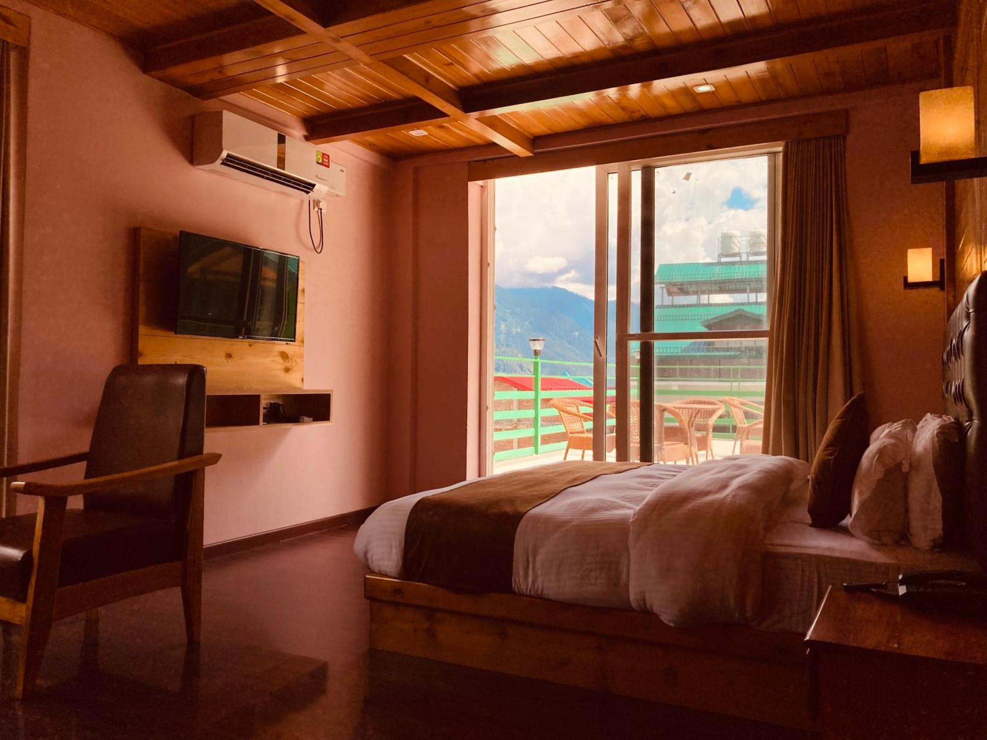 Vista Resort, Manali - ! Near Mall Road !! Hot & Cold Ac Rooms !! Best Selling !! Big Parking !! Luxury Collection !! Open Terrace !! Lift !! Playing Zone !! Property Of The Year ! Extérieur photo